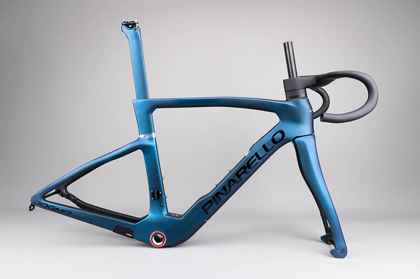 Vehicle traveling data recorder