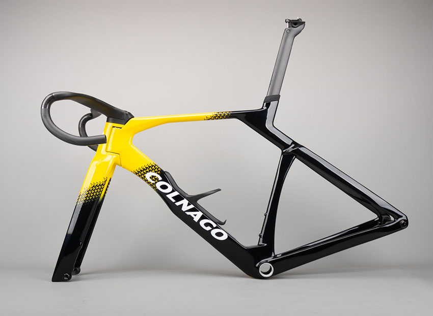 Vehicle traveling data recorder